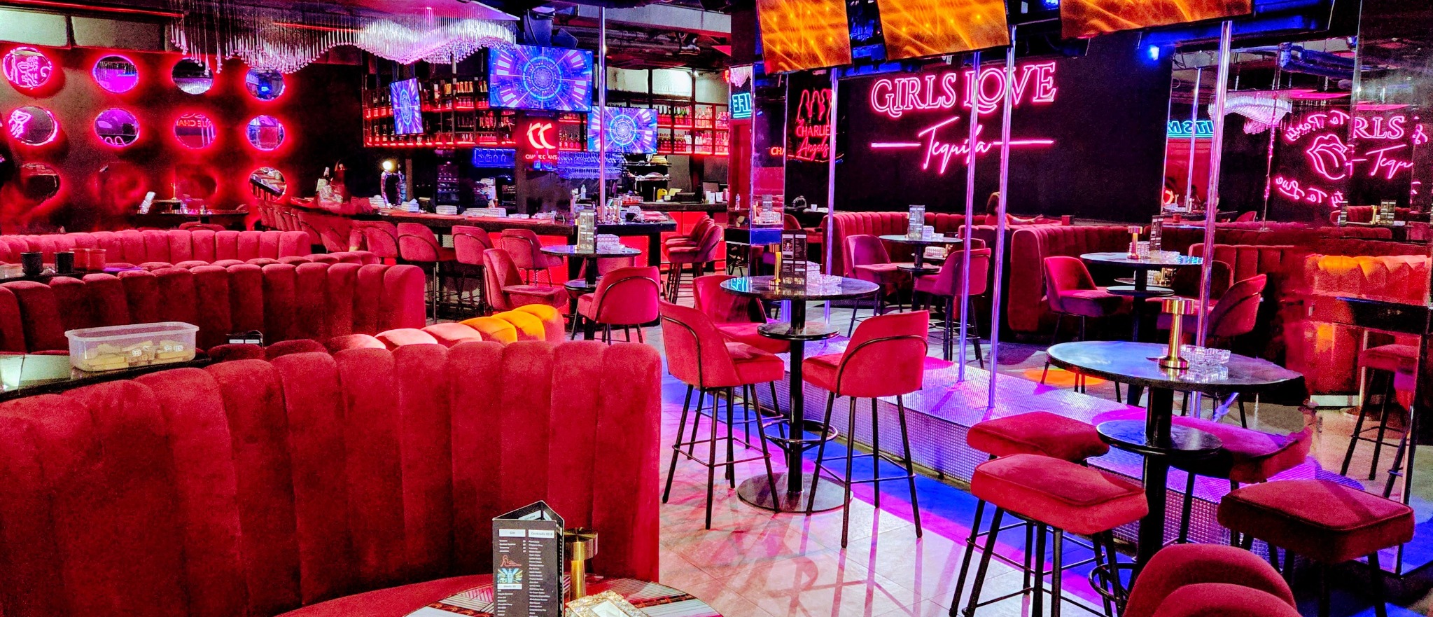 Charlie Chan's Club atmosphere
